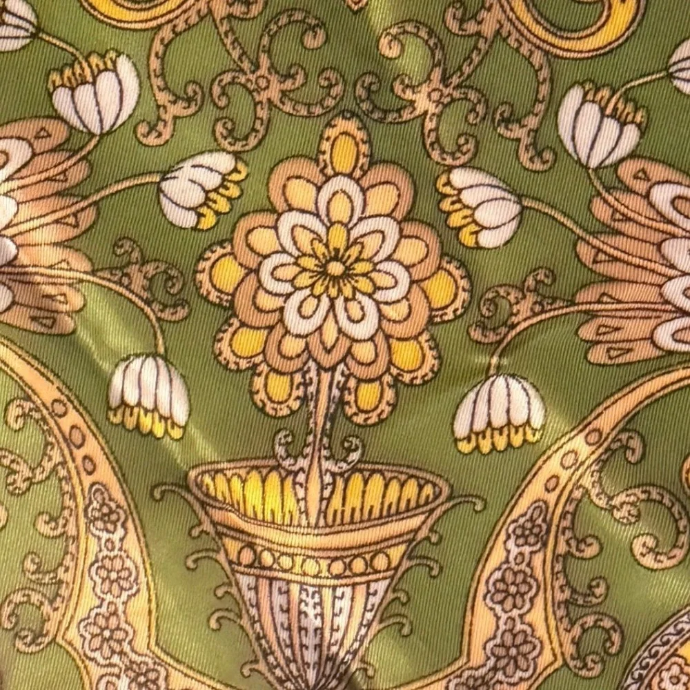 Vintage Ornate Medallion Floral Scarf Womens Green Gold Sophisticated‎ Classic